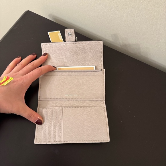 wallet - Picture 2 of 3